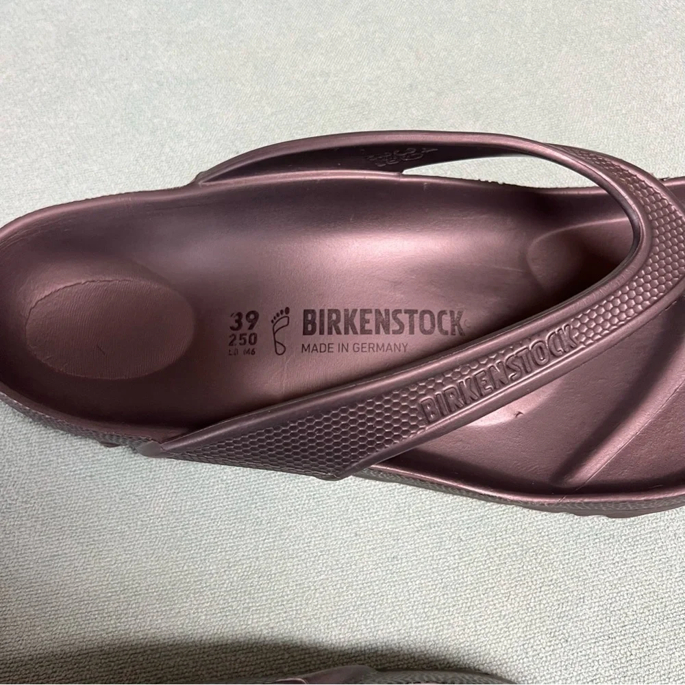 Birkenstock silver gray EVA water friendly  Flip-Flops. Molded soles slip on sty - Picture 4 of 8